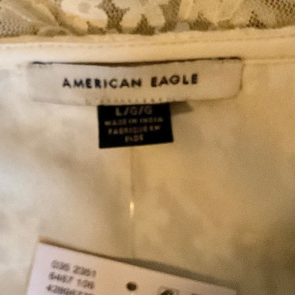 NWT American Eagle Lace Blouse cream colour size large. - Picture 6 of 6